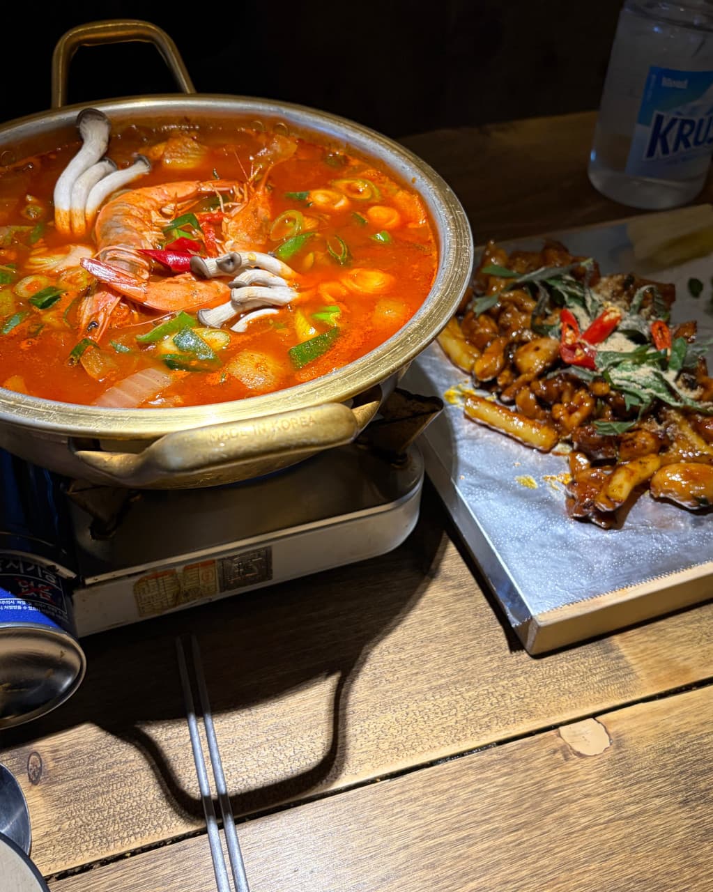 낭만짚불구이 경안점 조명과 인테리어