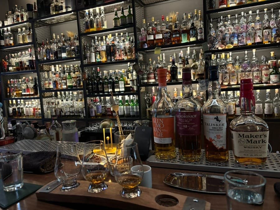 웬즈데이위스키클럽 대전 바(Bar) 사진 2