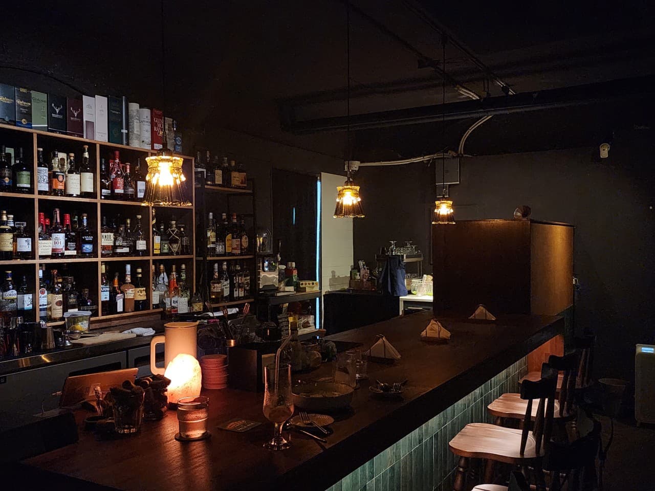 탱이 대전 내부 전경 - 바(Bar)