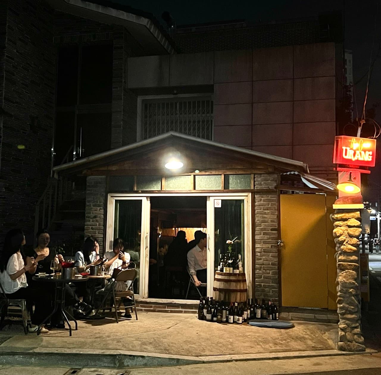 와인바 까브유랑 대구 내부 전경 - 와인
