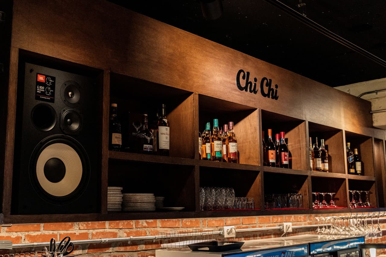 치치 내부 전경 - 바(Bar)