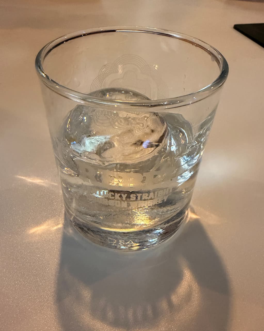 리포소 내부 전경 - 리포소 바(Bar)