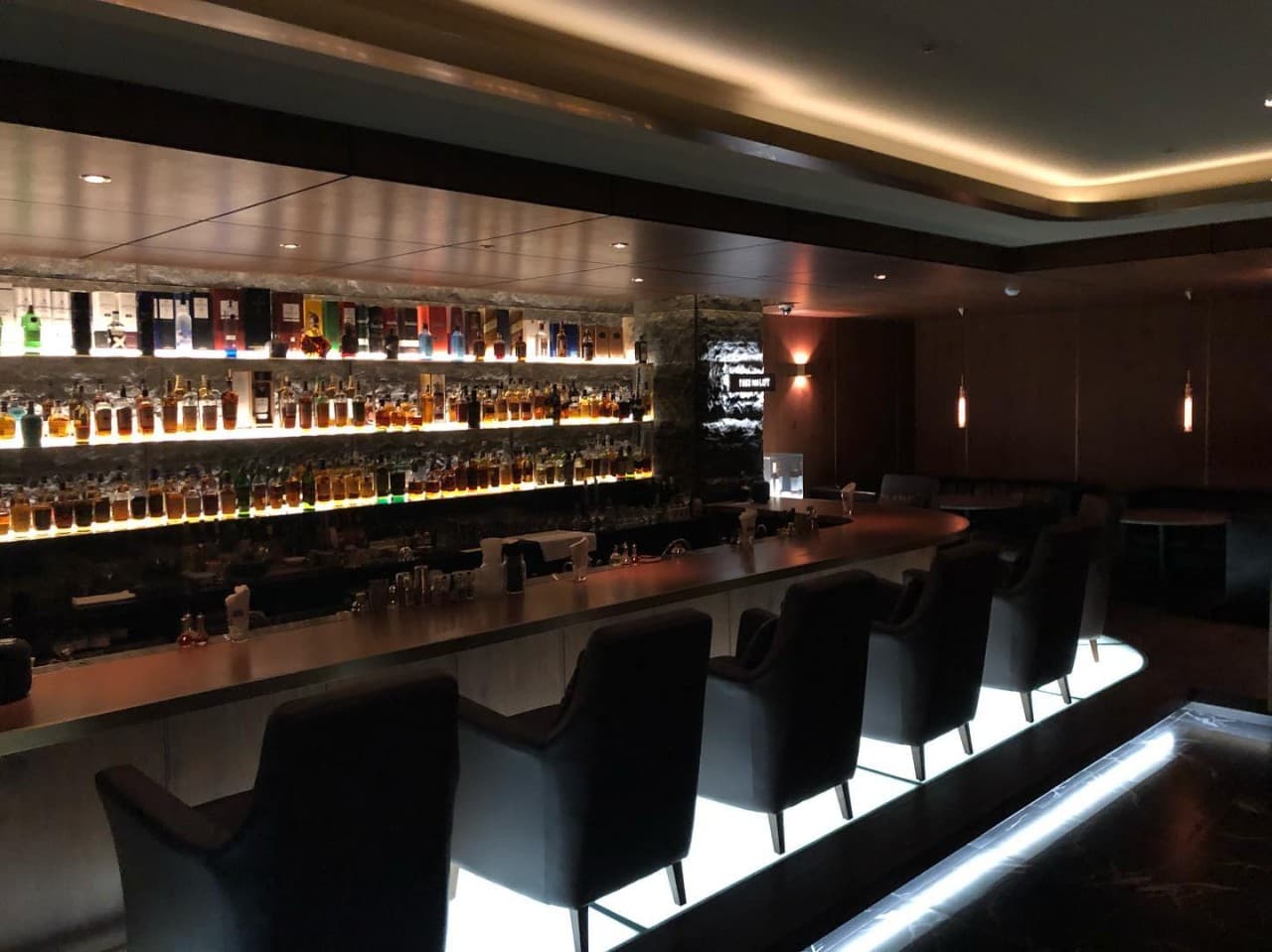 테이크더리프트 내부 전경 - 서북 바(Bar)